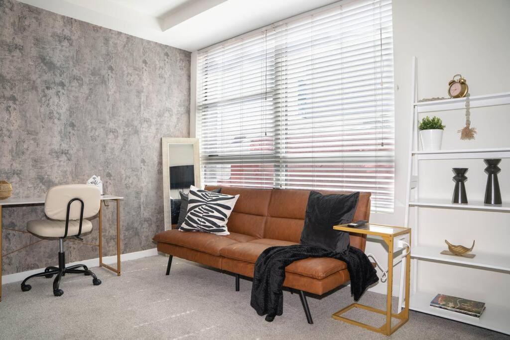 June Specials- Suite Spot Dtla- Free Parking For One Car! Los Angeles Eksteriør billede
